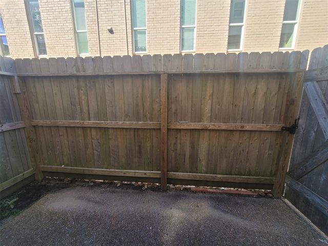 215 Postoffice 803, Galveston, TX 77550