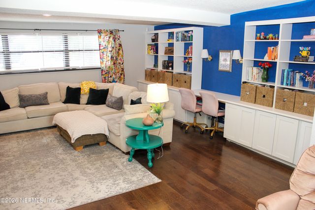 3637 PIZARRO Road, Jacksonville, FL 32217