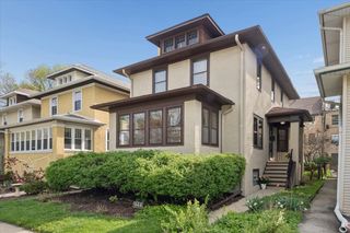 944 N Humphrey Avenue, Oak Park, IL 60302