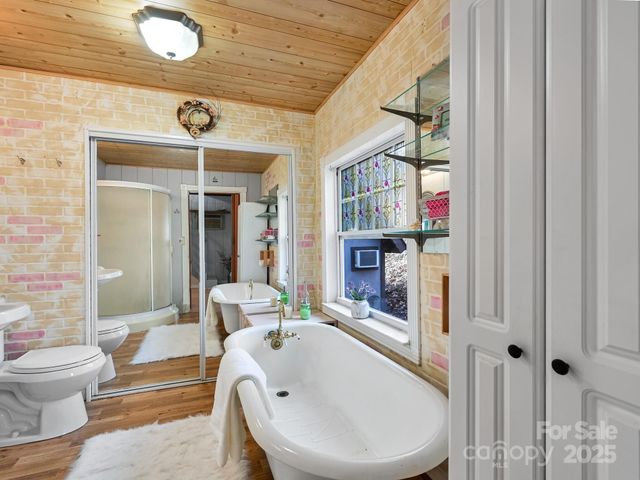 90 Davidson Gap Road, Leicester, NC 28748