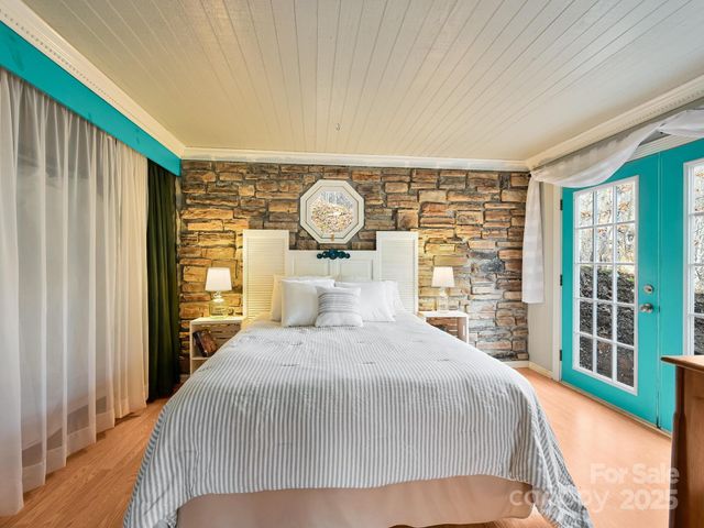 90 Davidson Gap Road, Leicester, NC 28748