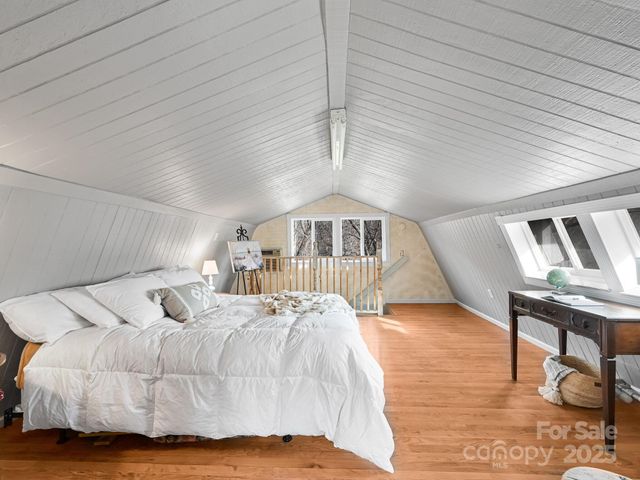 90 Davidson Gap Road, Leicester, NC 28748