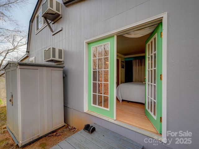 90 Davidson Gap Road, Leicester, NC 28748