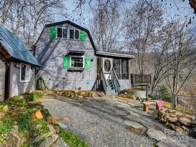 90 Davidson Gap Road, Leicester, NC 28748