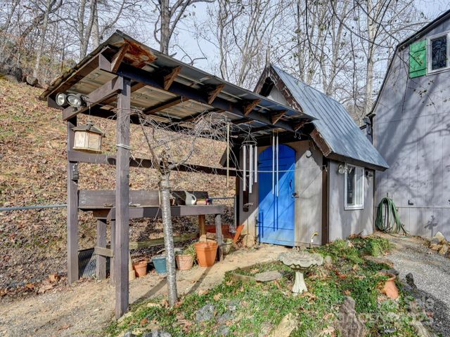 90 Davidson Gap Road, Leicester, NC 28748