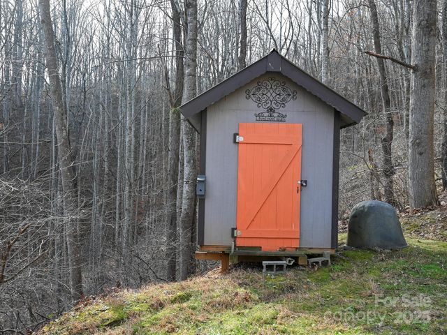 90 Davidson Gap Road, Leicester, NC 28748