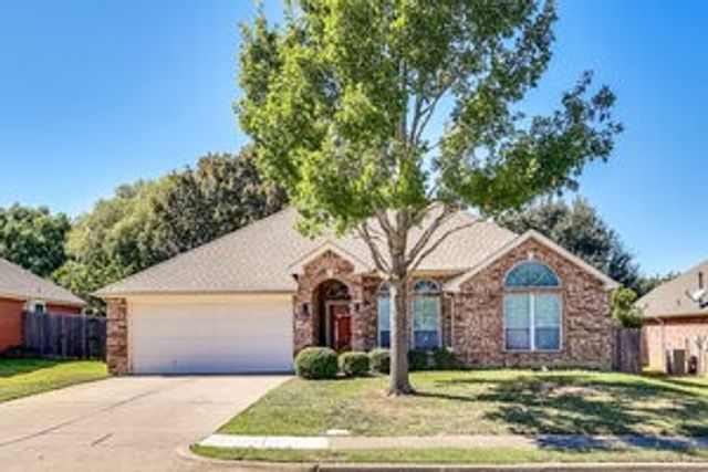 1411 Parkside Drive, Mansfield, TX 76063