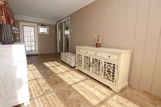 348 Lynn Fells Parkway, Saugus, MA 01906