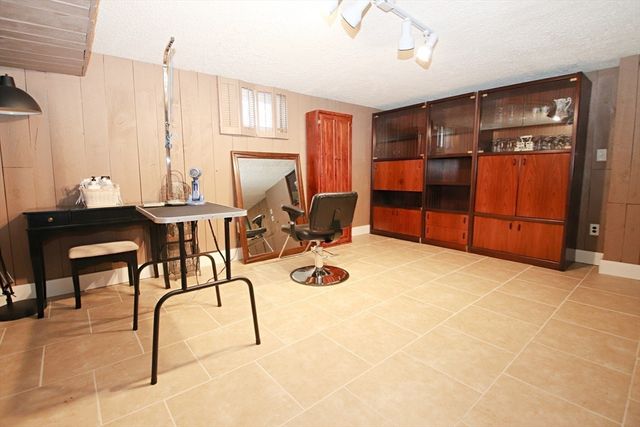 348 Lynn Fells Parkway, Saugus, MA 01906