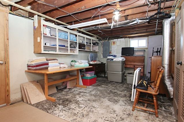 348 Lynn Fells Parkway, Saugus, MA 01906