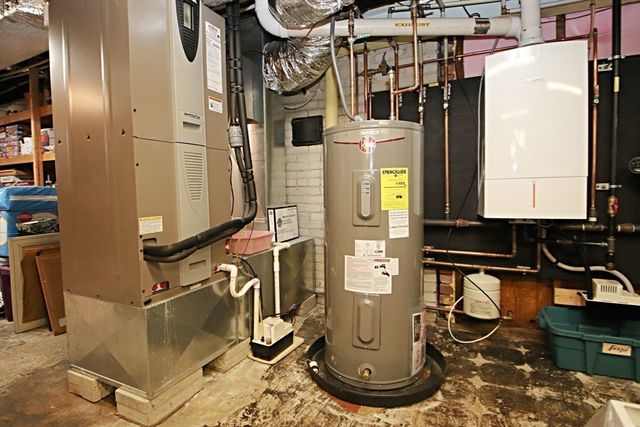 348 Lynn Fells Parkway, Saugus, MA 01906