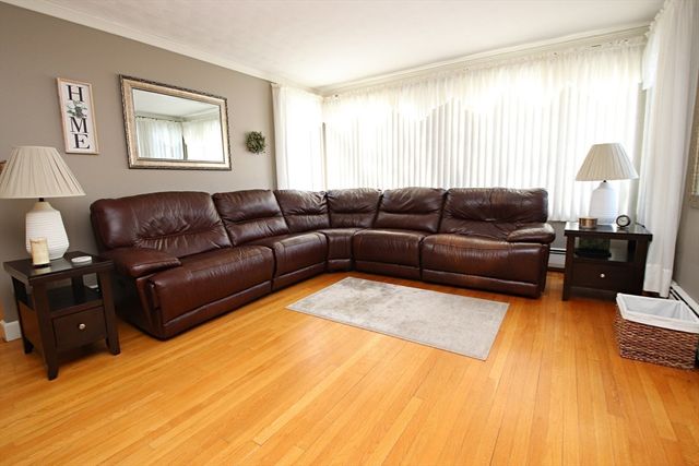 348 Lynn Fells Parkway, Saugus, MA 01906