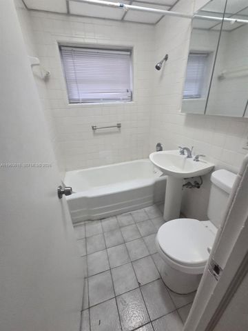 1947 Lincoln St B, Hollywood, FL 33020