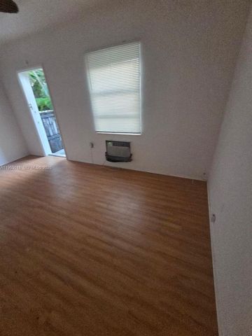 1947 Lincoln St B, Hollywood, FL 33020