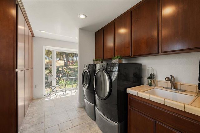 7955 Bullard Dr, Newcastle, CA 95658