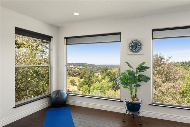 7955 Bullard Dr, Newcastle, CA 95658