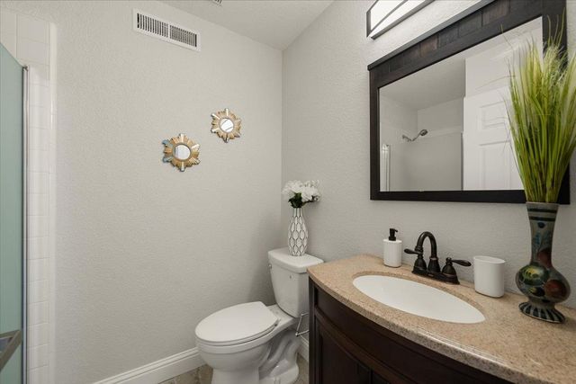 7955 Bullard Dr, Newcastle, CA 95658