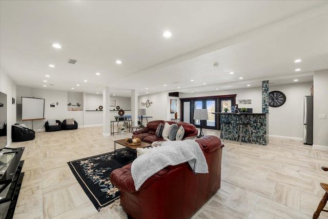 7955 Bullard Dr, Newcastle, CA 95658