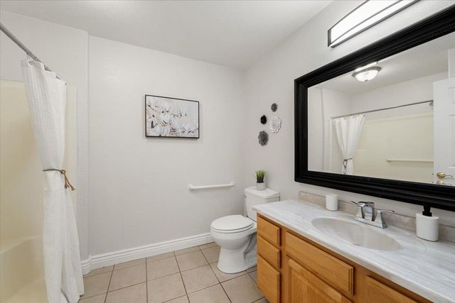7955 Bullard Dr, Newcastle, CA 95658
