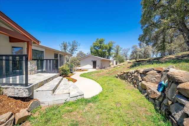 7955 Bullard Dr, Newcastle, CA 95658