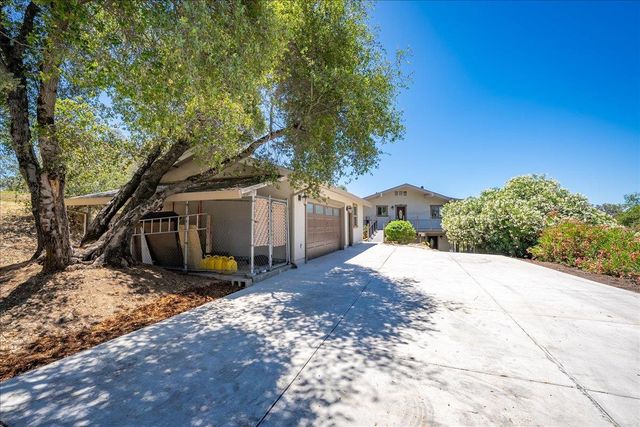 7955 Bullard Dr, Newcastle, CA 95658