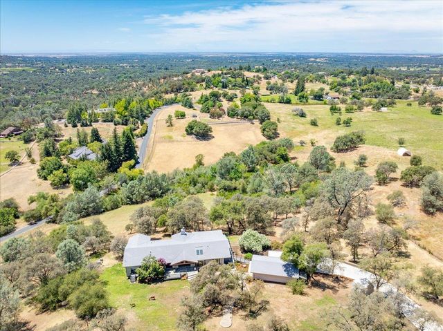 7955 Bullard Dr, Newcastle, CA 95658