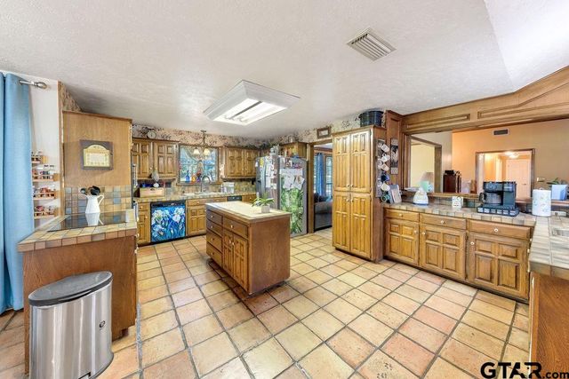 612 W Coke Rd, Winnsboro, TX 75494