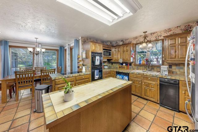 612 W Coke Rd, Winnsboro, TX 75494