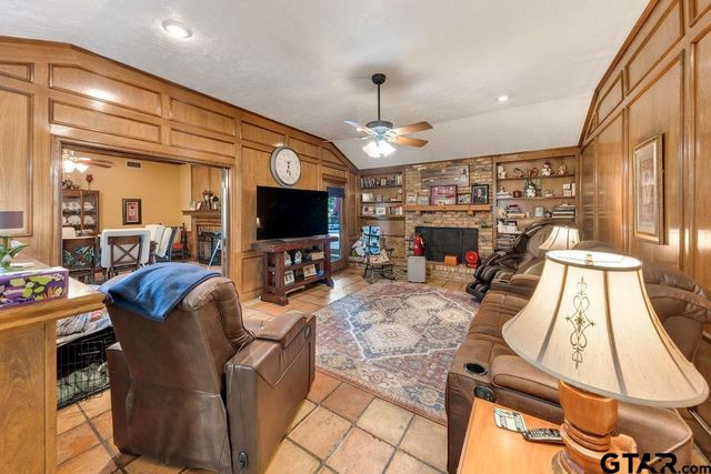 612 W Coke Rd, Winnsboro, TX 75494