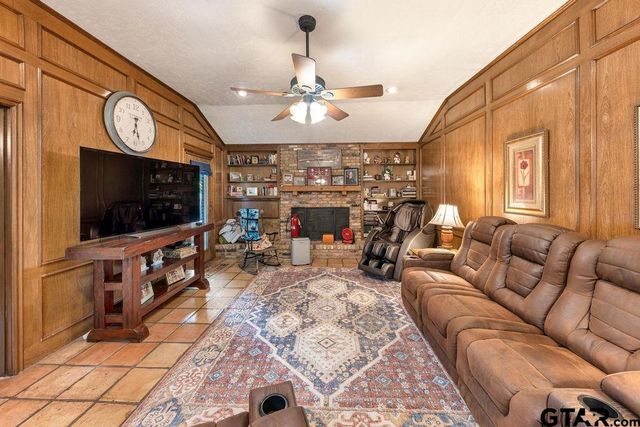 612 W Coke Rd, Winnsboro, TX 75494