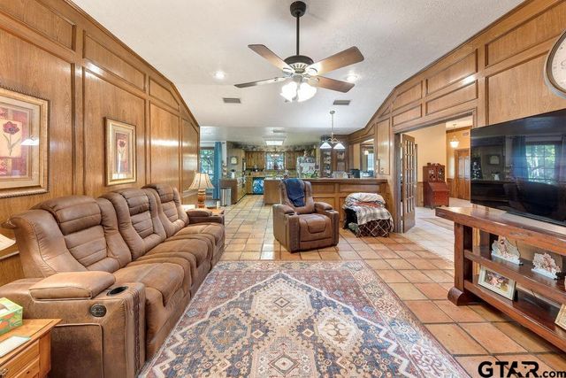 612 W Coke Rd, Winnsboro, TX 75494