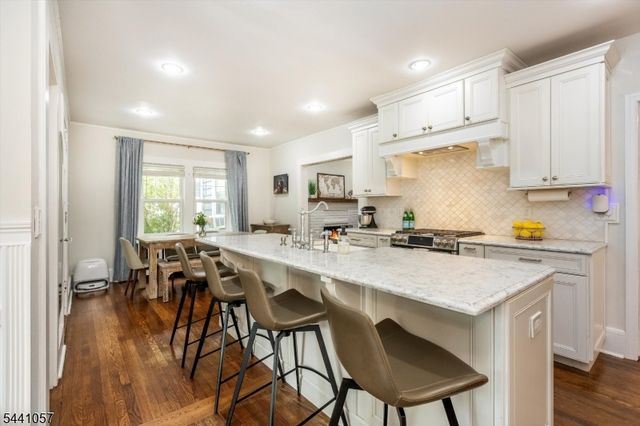 19 Forest Ave, Verona Twp., NJ 07044