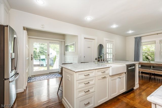 19 Forest Ave, Verona Twp., NJ 07044