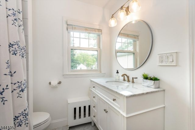 19 Forest Ave, Verona Twp., NJ 07044