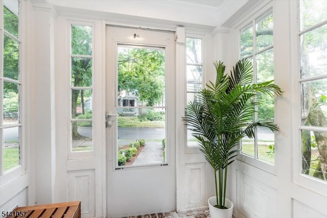 19 Forest Ave, Verona Twp., NJ 07044