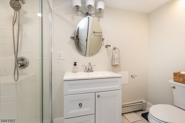 19 Forest Ave, Verona Twp., NJ 07044