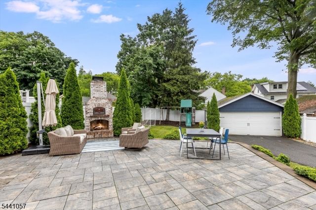 19 Forest Ave, Verona Twp., NJ 07044