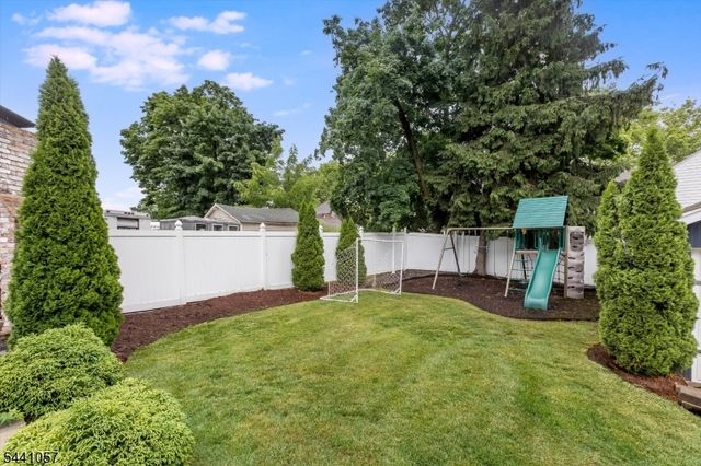 19 Forest Ave, Verona Twp., NJ 07044