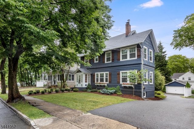 19 Forest Ave, Verona Twp., NJ 07044