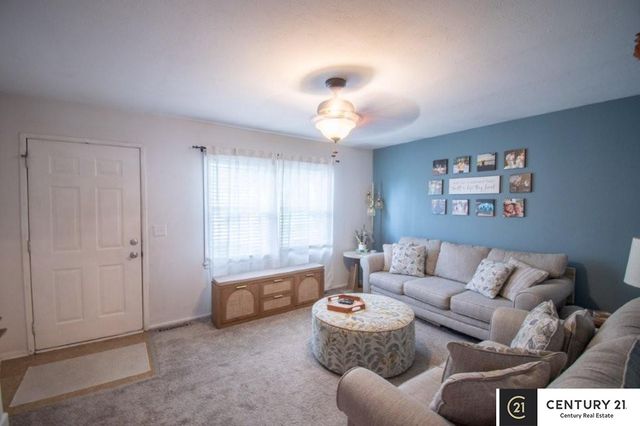 7413 S 76th Avenue, La Vista, NE 68128