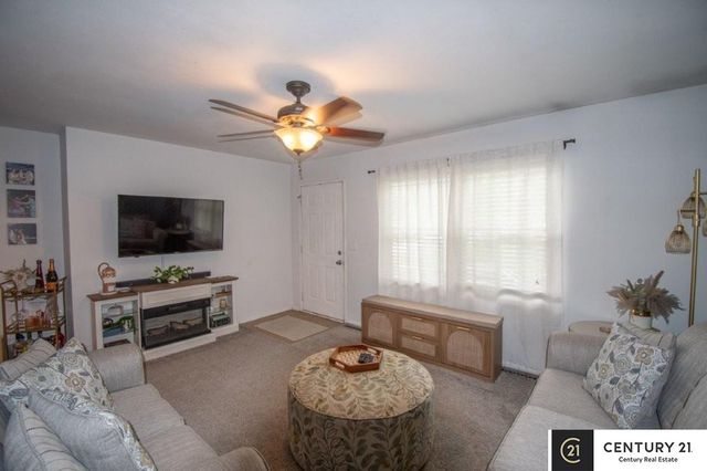 7413 S 76th Avenue, La Vista, NE 68128