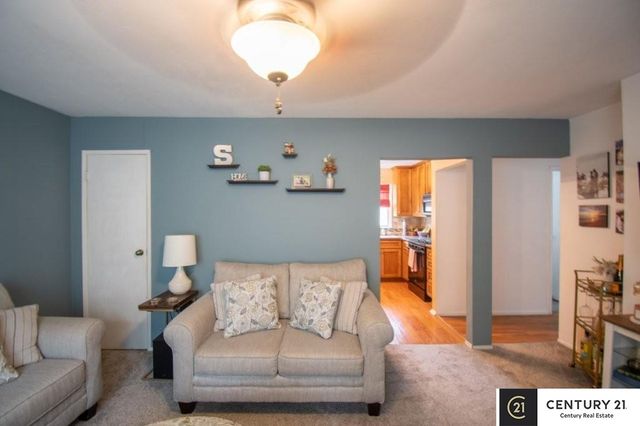 7413 S 76th Avenue, La Vista, NE 68128
