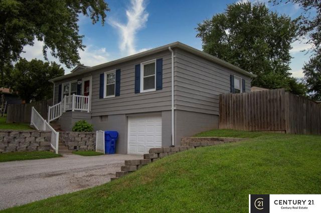 7413 S 76th Avenue, La Vista, NE 68128