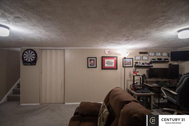 7413 S 76th Avenue, La Vista, NE 68128