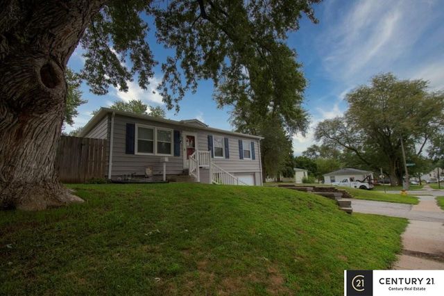 7413 S 76th Avenue, La Vista, NE 68128