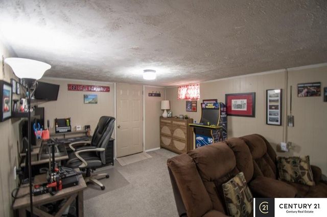 7413 S 76th Avenue, La Vista, NE 68128