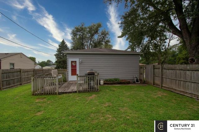 7413 S 76th Avenue, La Vista, NE 68128