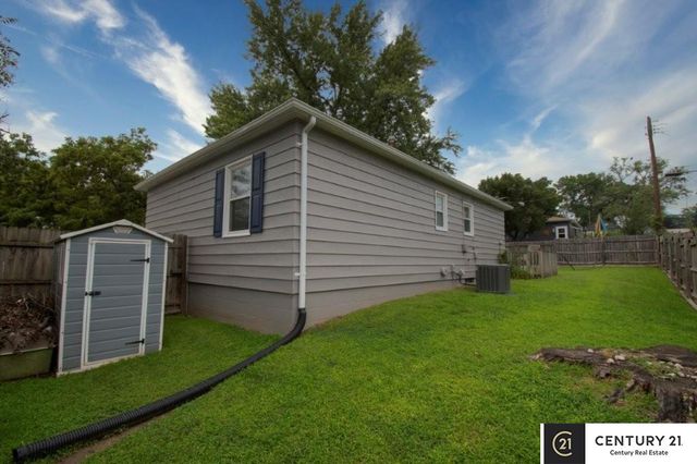 7413 S 76th Avenue, La Vista, NE 68128