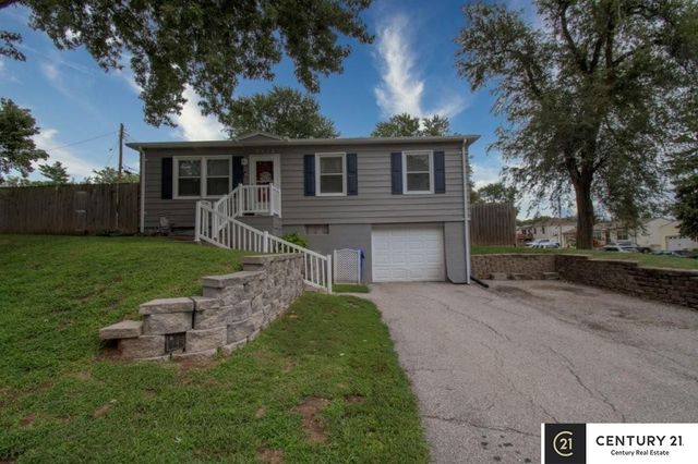 7413 S 76th Avenue, La Vista, NE 68128