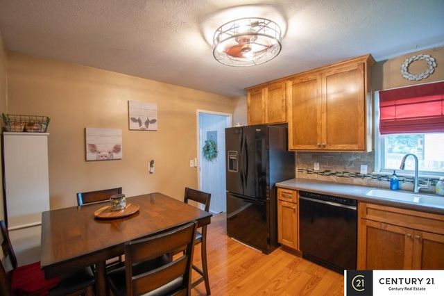 7413 S 76th Avenue, La Vista, NE 68128
